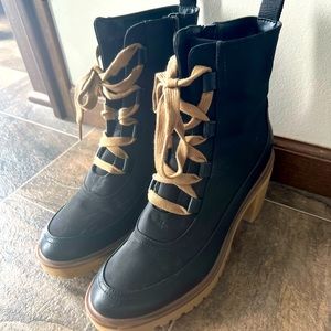 Universal threads black and brown chunk heel booties